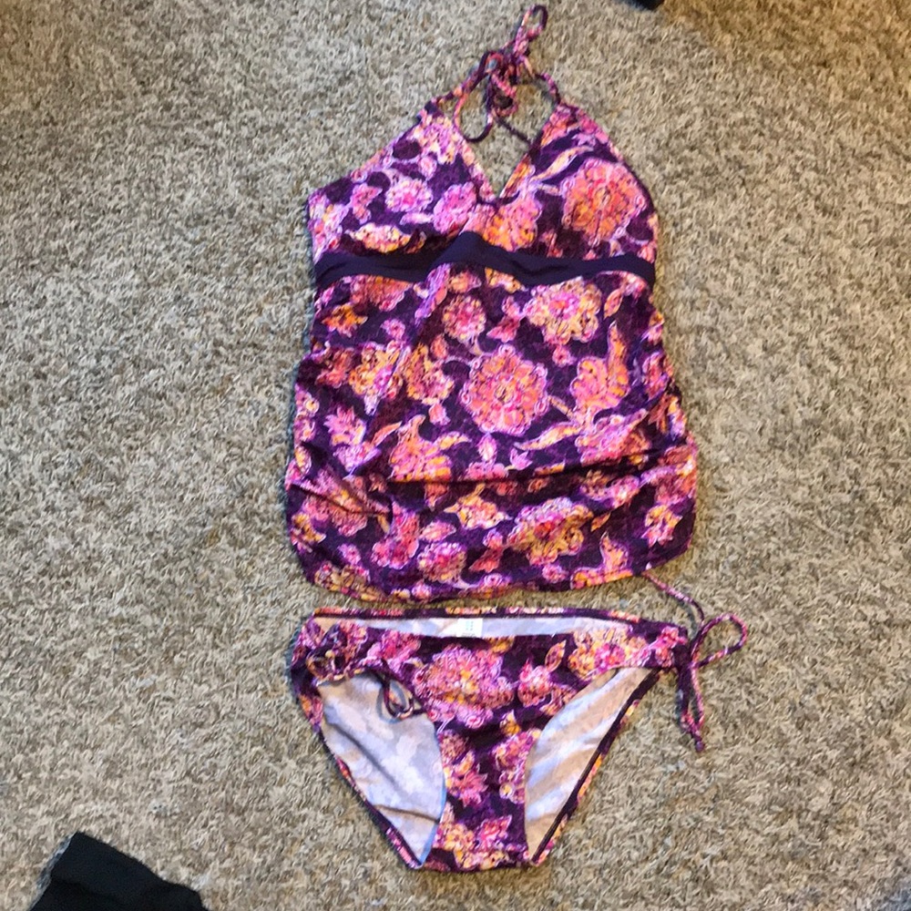 Maternity swimsuit size m